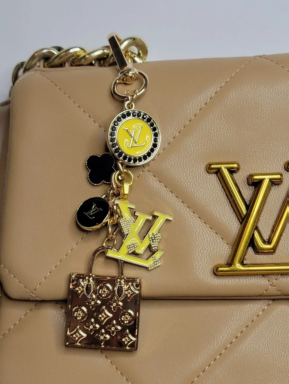 Louis Vuitton Zip Pulls, Gold Tone Keychain 5.5